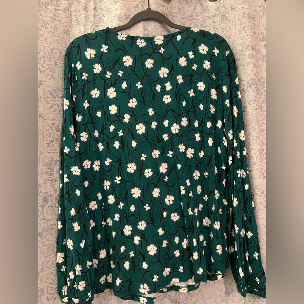 Liz Claiborne long sleeve. XL